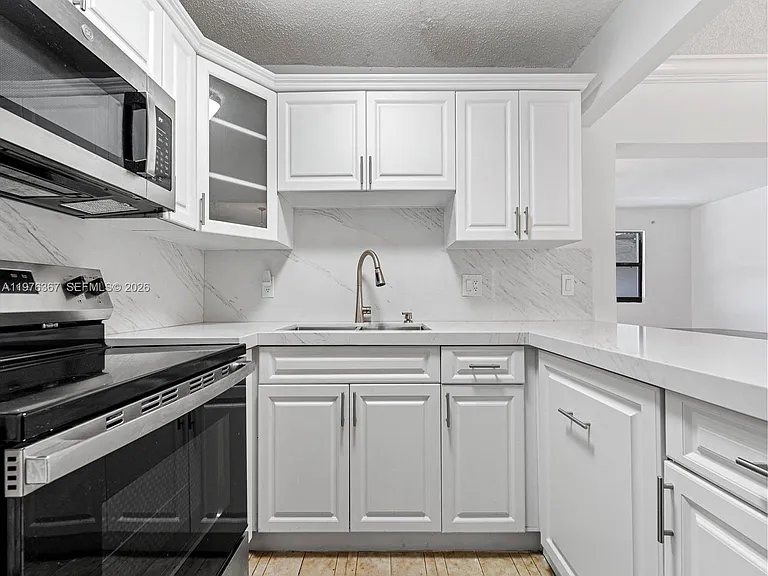 7121 SW 102nd Ct — Photo 8