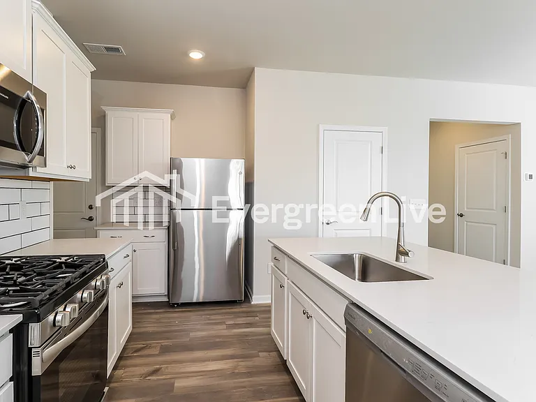 1703 Heron Ct — Photo 4