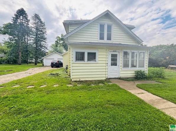 4434 Polk St, Sioux City, IA 51108