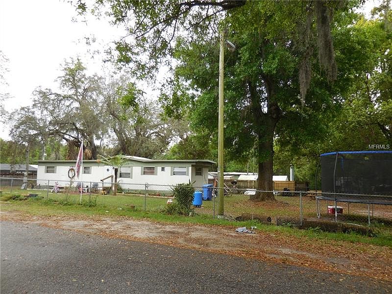 2nd image of 10129 Ellen Ave