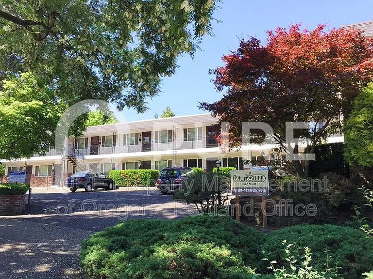 1135 SE 27th Ave — Photo 2
