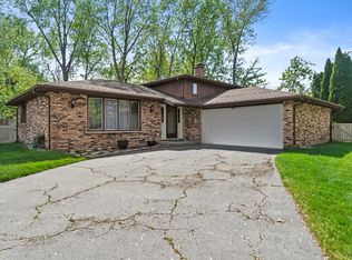 18436 Illi Indi Dr, Lansing, IL