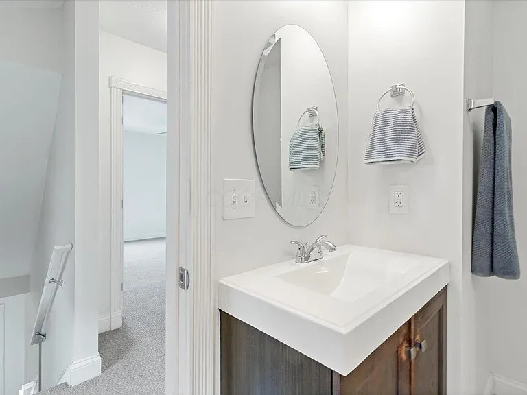 866 E Starr Ave — Photo 16