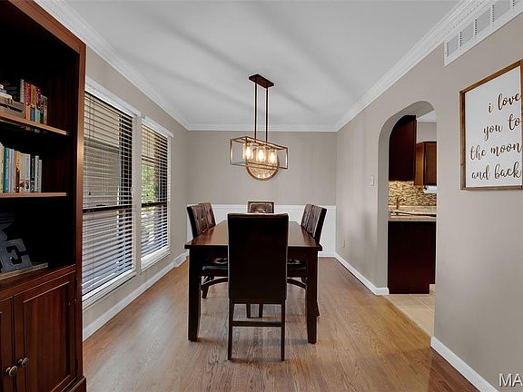 4th image of 9 Treecrest Ct