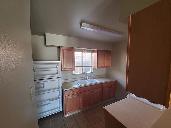 4th image of 605 E Bustamante St APT 7