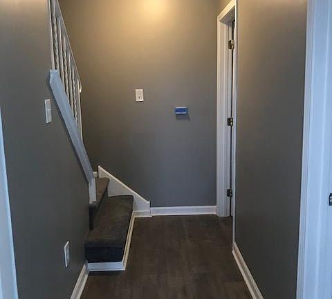 3rd image of 326 Stonehouse Ln