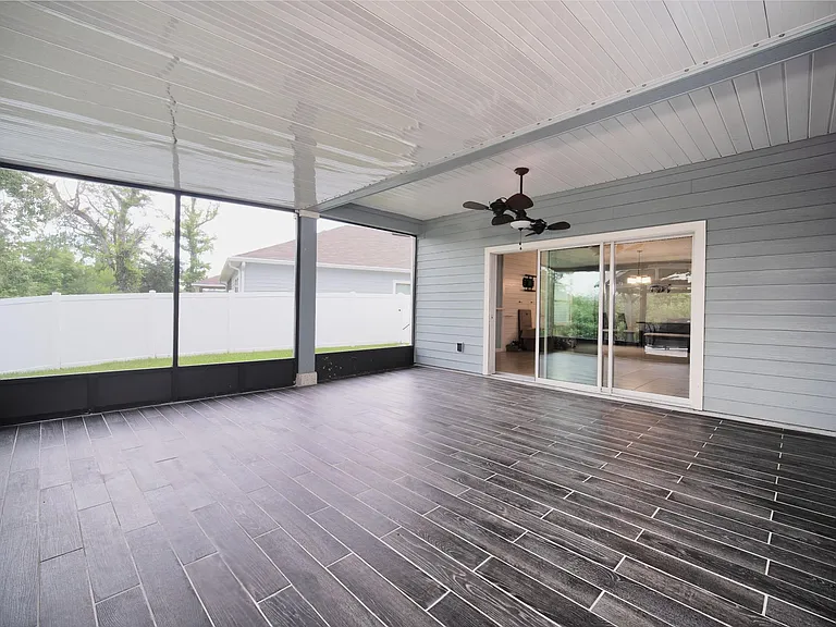 10932 Haws Ln — Photo 2