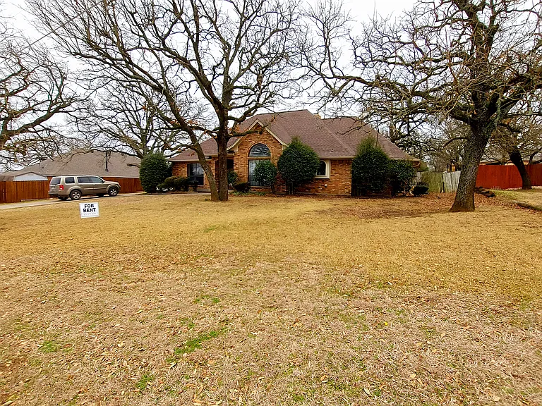 603 Spring Creek St — Photo 2