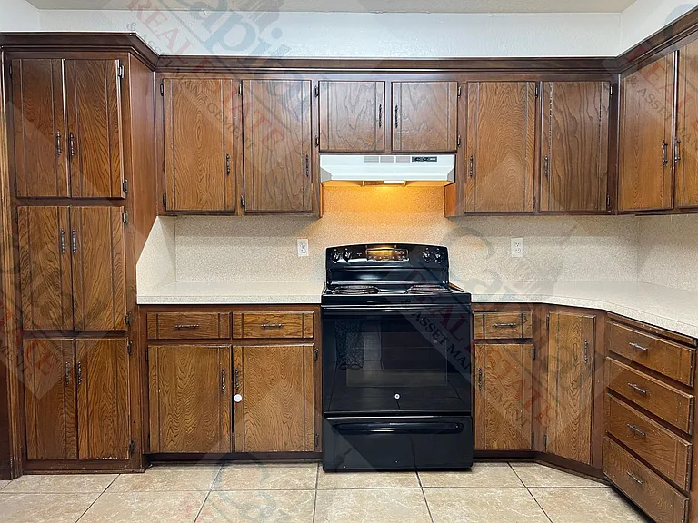 6717 W Britton Rd — Photo 9