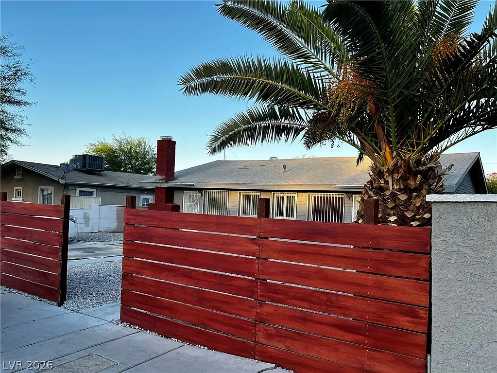 1 bed, 1.0 bath, 1560 sqft, $1,750 — Photo 3
