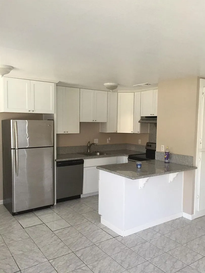 238 N. 4th Ave. — Photo 1