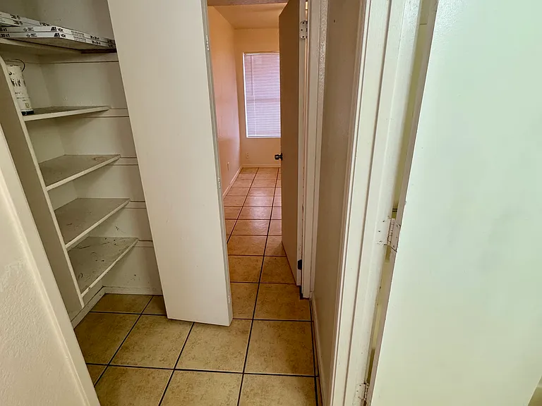 18 W Inglewood St — Photo 10