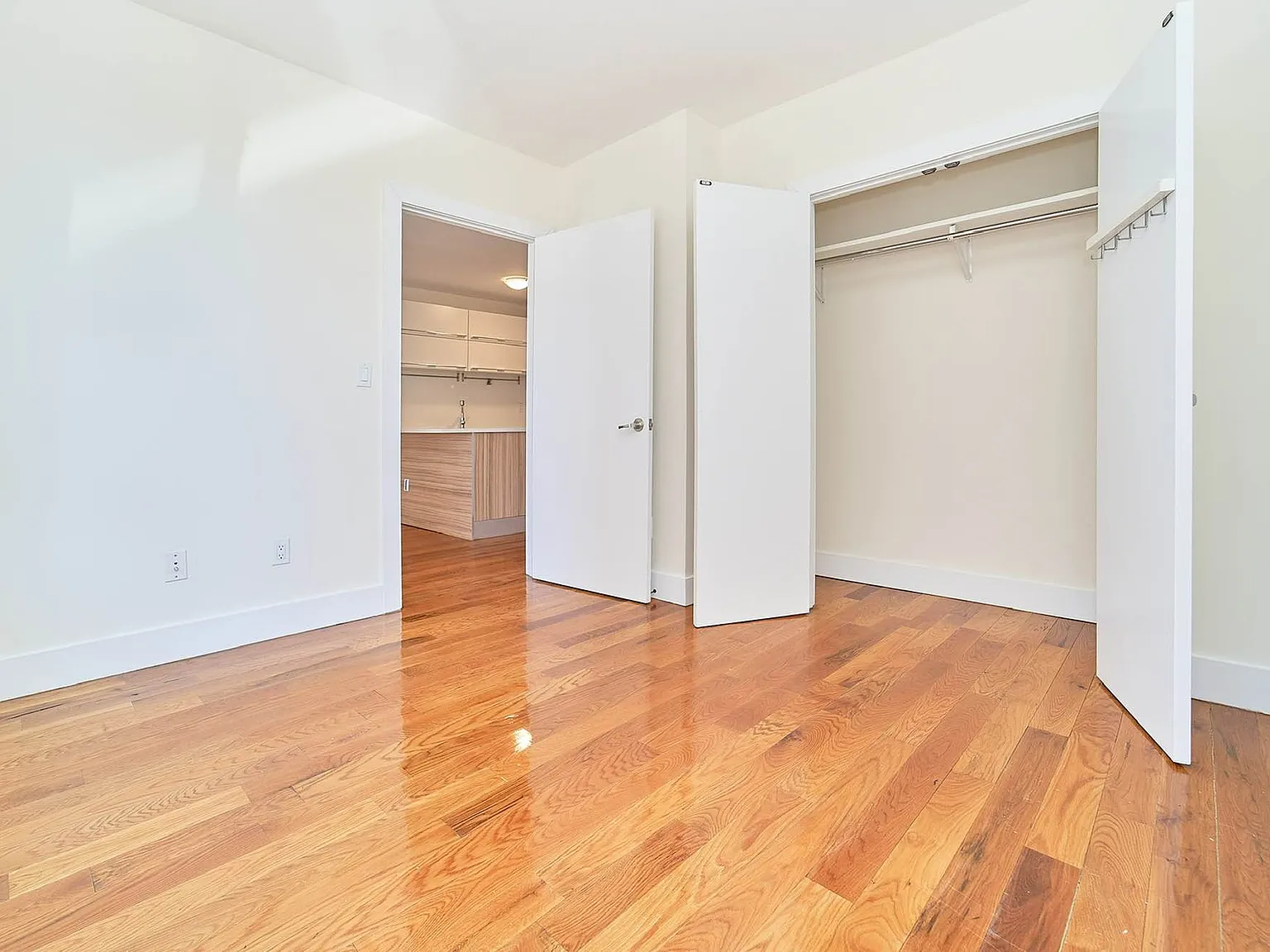 572 5th Avenue — Photo 3