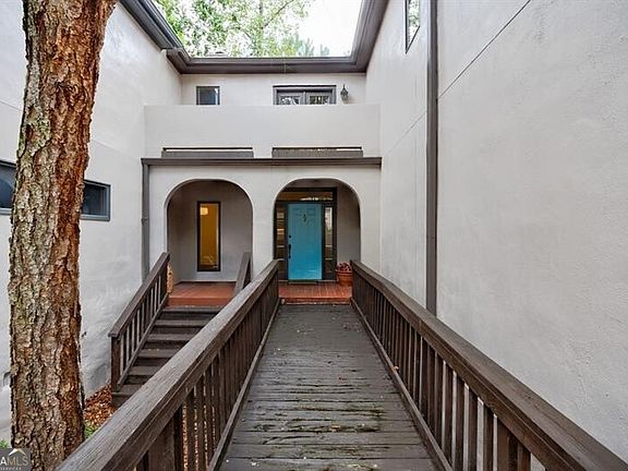 3rd image of 3491 Roswell Rd NE APT E