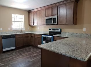 3807 Andrew St, Moss Point, MS 39563
