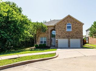 1102 Crabtree St, Garland, TX 75040