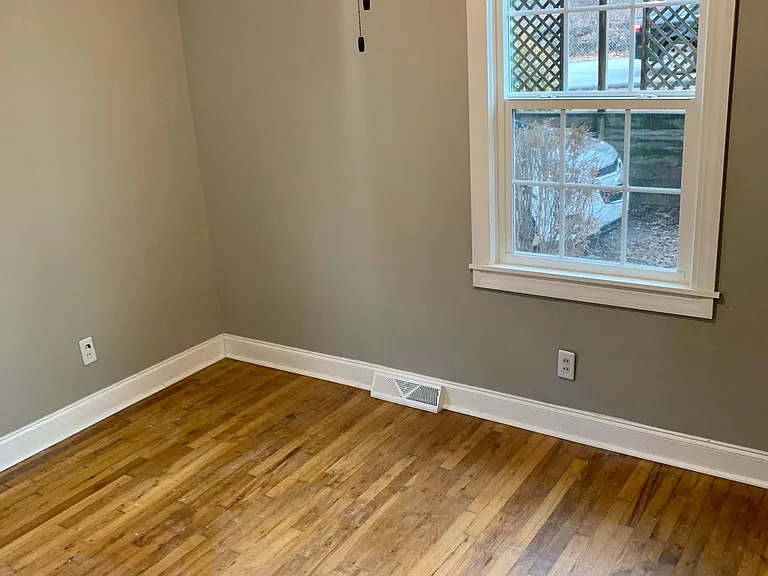 37 Orlando Ave — Photo 9