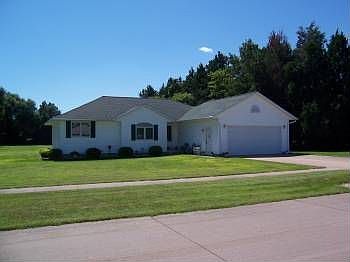 1st image of 136 Emerald Ln