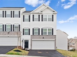 179 Lockheed Dr, Coraopolis, PA 15108