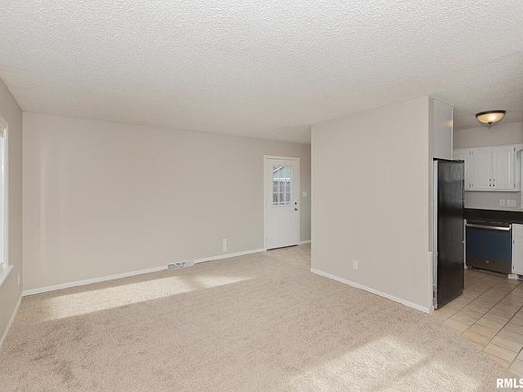 5th image of 2507 Holly Dr