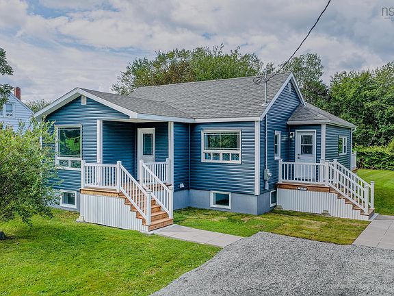 2nd image of 668 Alexandra St