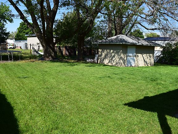 4th image of 467 Holiday Dr
