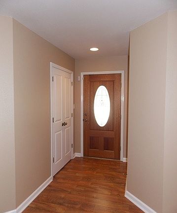 2nd image of 102 Stacy Ln N