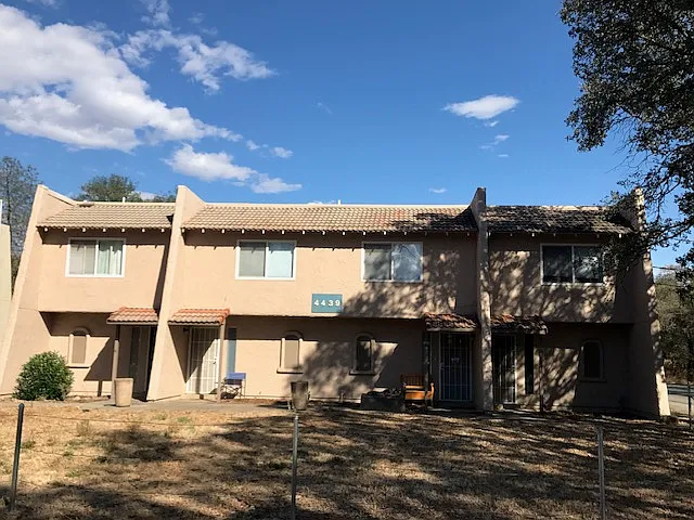 4439 Cynthia Way photo 1