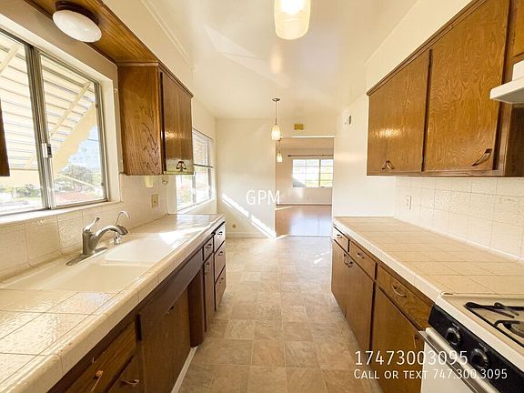 3rd image of 909 N Kenilworth Ave APT B