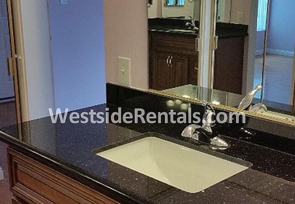 5th image of 100 Loma Ave #17