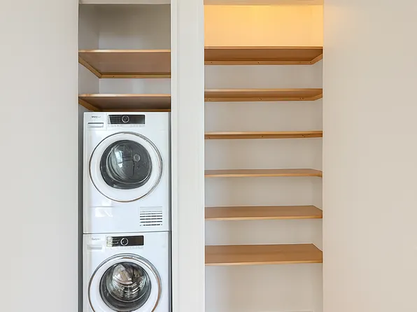 85 Adams Street image 13 of 16