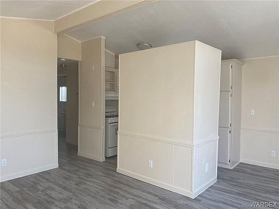 4th image of 902 Harbor Dr