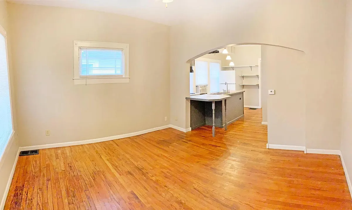 Building Photo - 1006 Churchman Ave #2