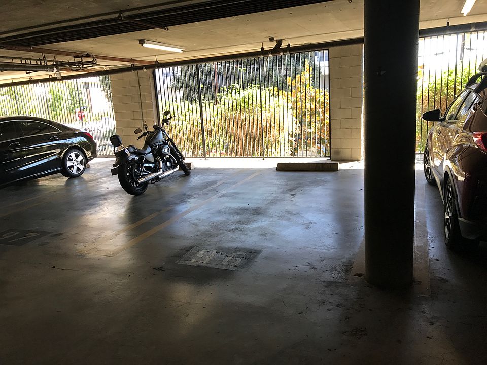1st image of 7320 Hawthorn Ave APT 414