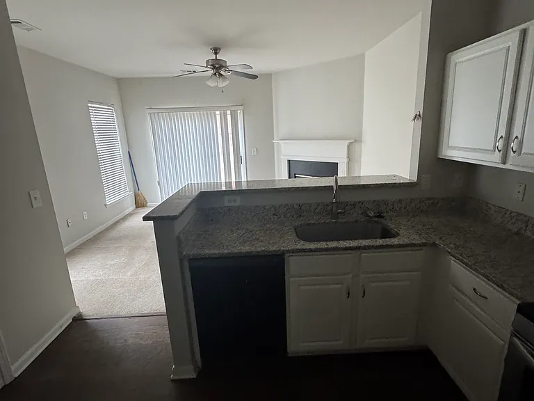 950 Redwood Dr — Photo 9