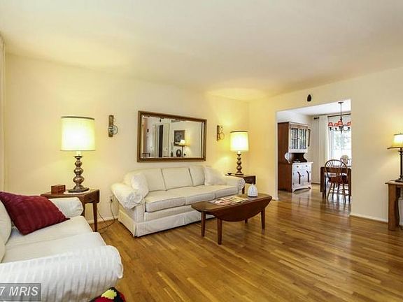 3rd image of 318 Townleigh Rd