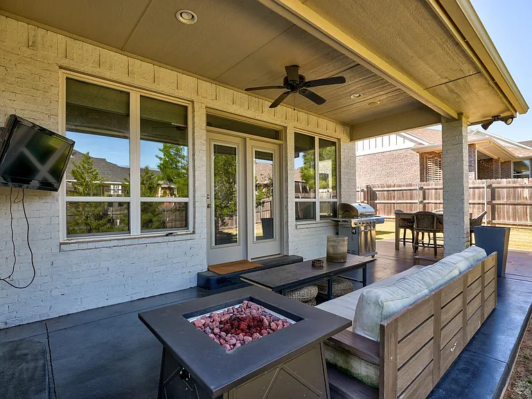 3217 Clock Tower Cir — Photo 37