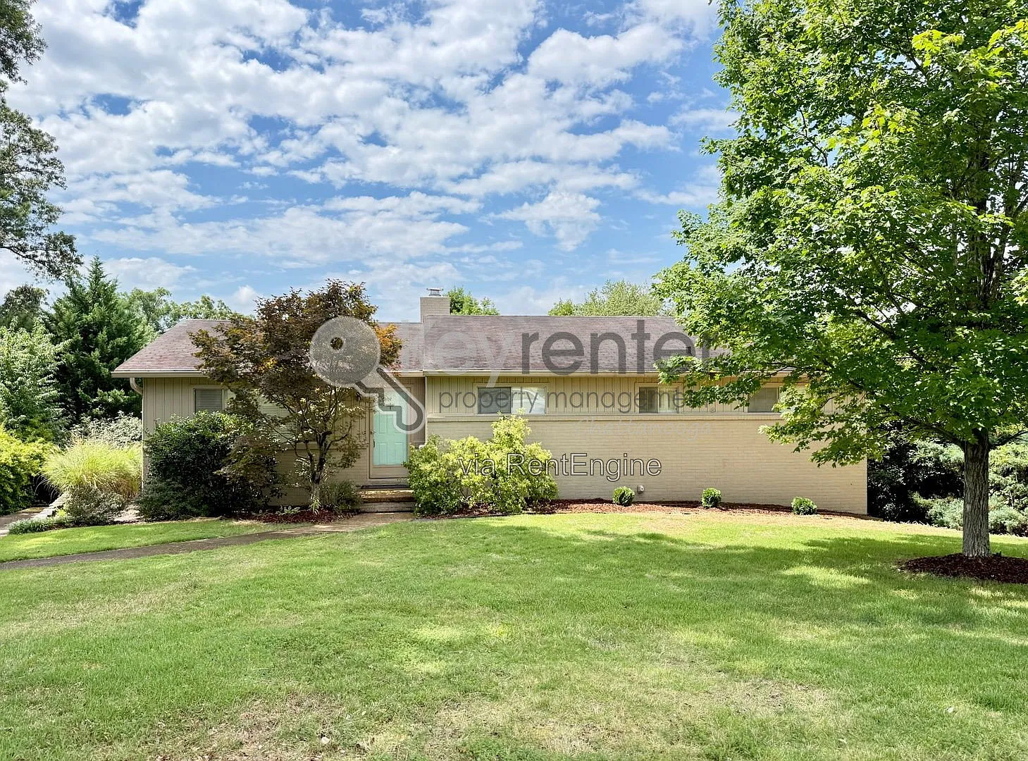 4 bed, 3.0 bath, 2599 sqft, $2,300 — Photo 1