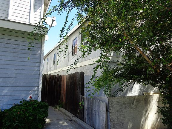 2nd image of 1307 W Palmyra Ave