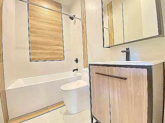 3rd image of 2155 Bergen St #1F