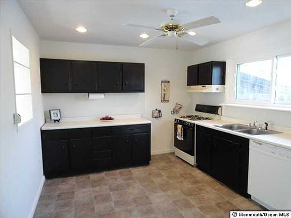 Eat In Kitchen