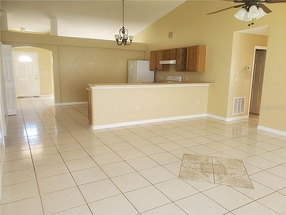 4th image of 1113 Perpignan Ct