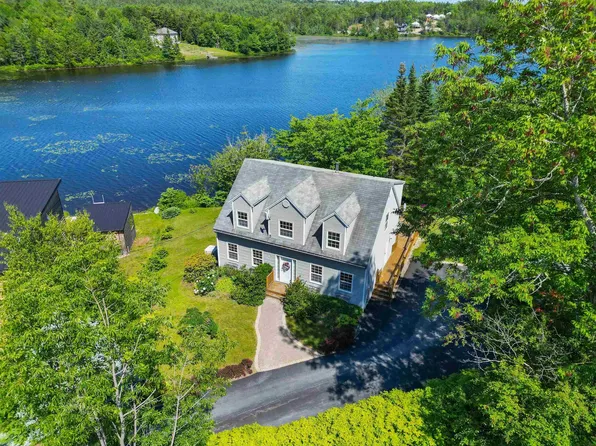 6 Stanford Lake Rd, Chester, NS B0J 1J0
