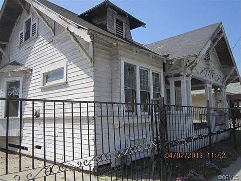 3rd image of 1662 W Jefferson Blvd