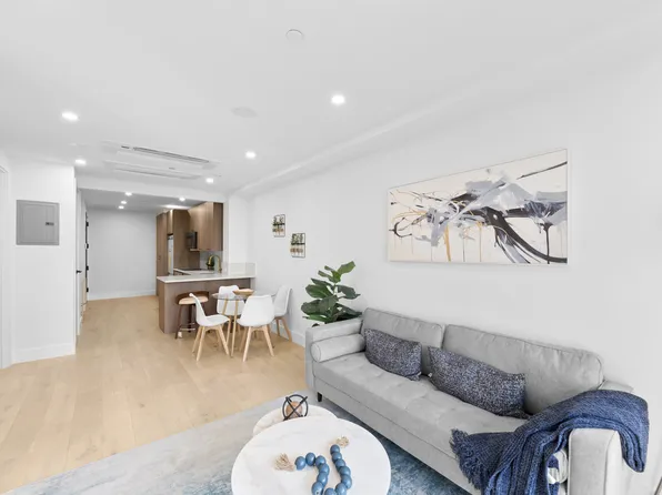 156 Tompkins Avenue 4 image 6 of 7