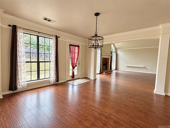 5th image of 2506 Elaine St