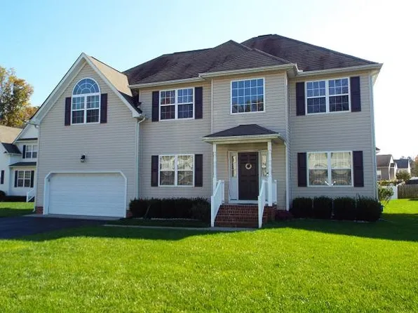 13319 Naylors Blue Ct, Chester, VA 23836
