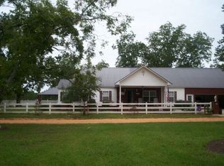 945 Milton Hallman Rd NE, Baxley, GA 31513