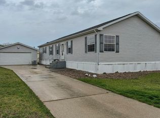 18 Eagle Ln, Beecher, IL 60401
