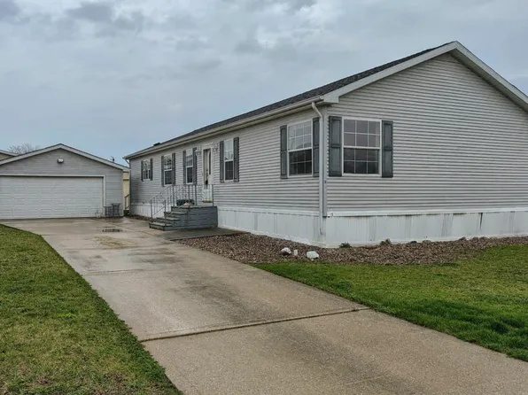 18 Eagle Ln, Beecher, IL 60401